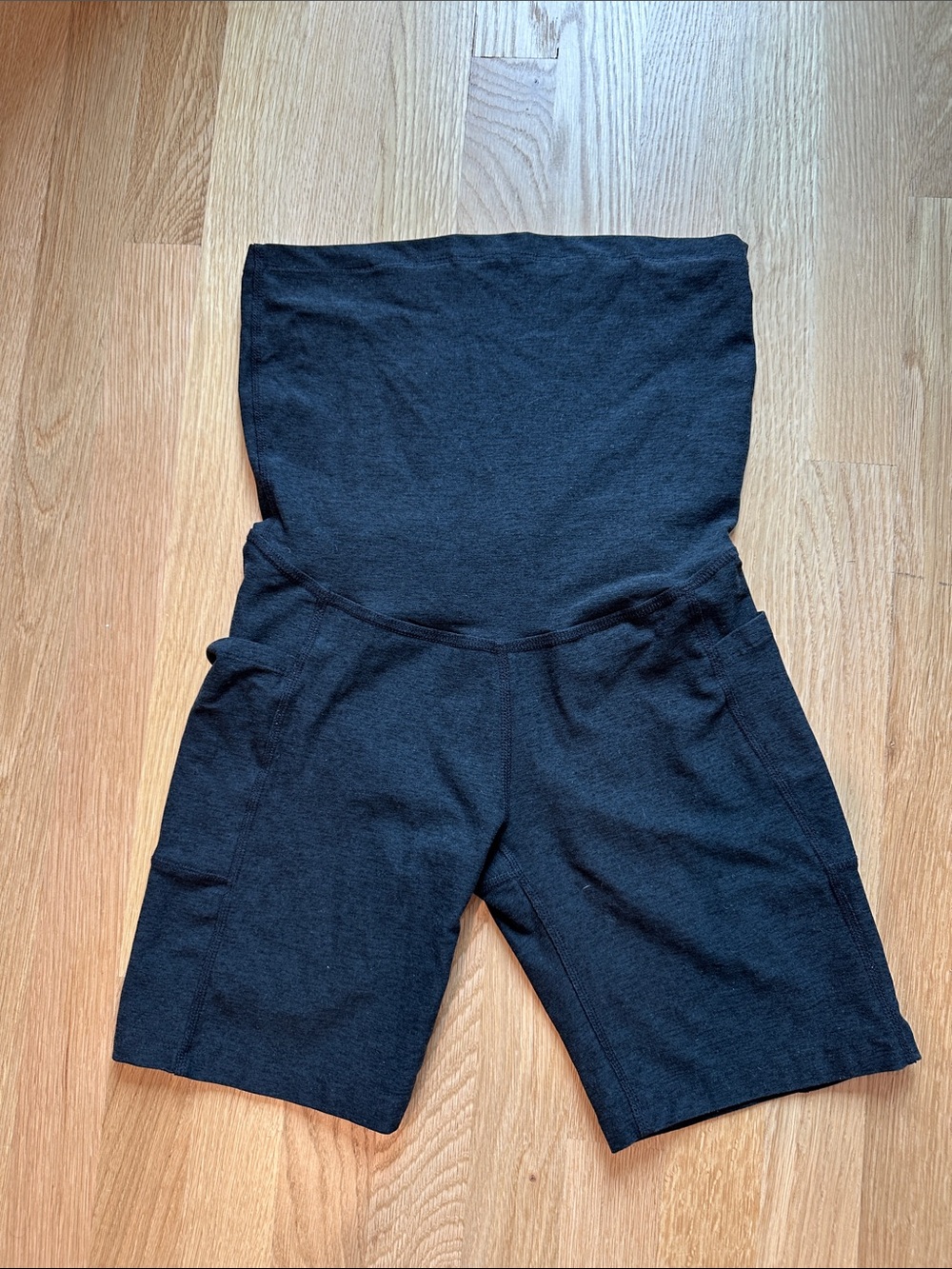 Beyond the Bump Black Maternity Bike Shorts M by Beyond Yoga with Pockets